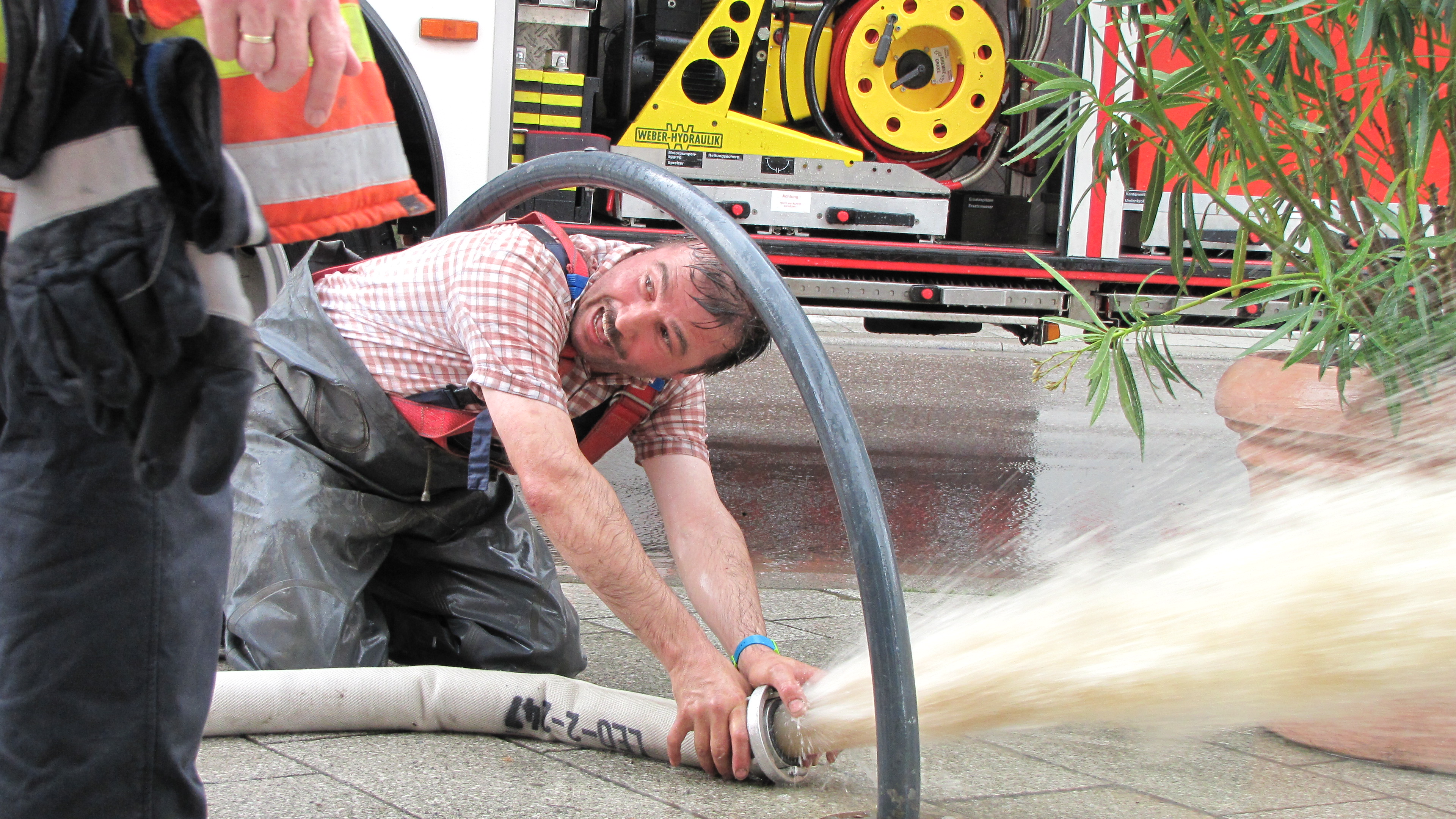 Konrad Epple MdL bei einem Einsatz der Freiwilligen Feuerwehr Ditzingen