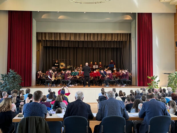 Unser Anfängerorchester hat am 27.4. beim Jugendwertungsspiel in Mühlacker mit hervorragendem Erfolg abgeschlossen.