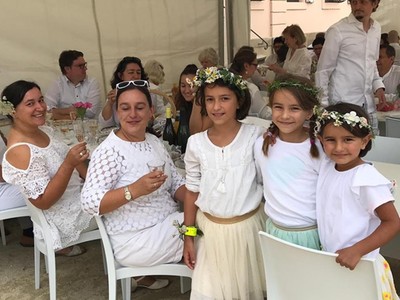 Diner en blanc