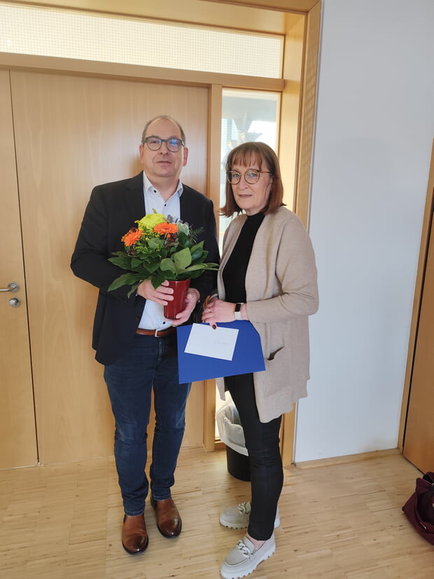 Birgit Eisele mit Bürgermeister Uwe Seibold