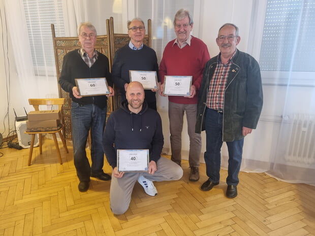 v. l. Otto Rebstock, Karl-Heinz Berschneider, Heinrich Lutz, Heinrich Schenk, kniend Jürgen Berschneider