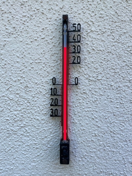 Eine D&auml;mmung kann helfen, die hochsommerliche Hitze aus dem Haus zu halten