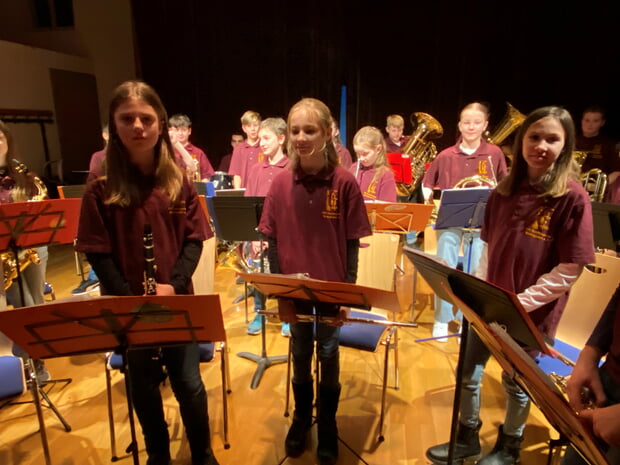 Ehrenurkunde für die 23. Bläserklasse der Musikschule Bönnigheim: Hervorragender Erfolg beim 9. Internationalen Jugendkapellentreffen in Ettlingen.