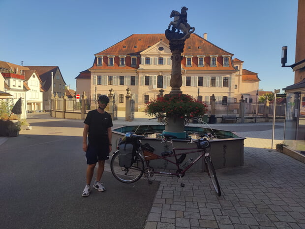 Zwischenstopp in Bönnigheim, Georgsbrunnen und Schloss