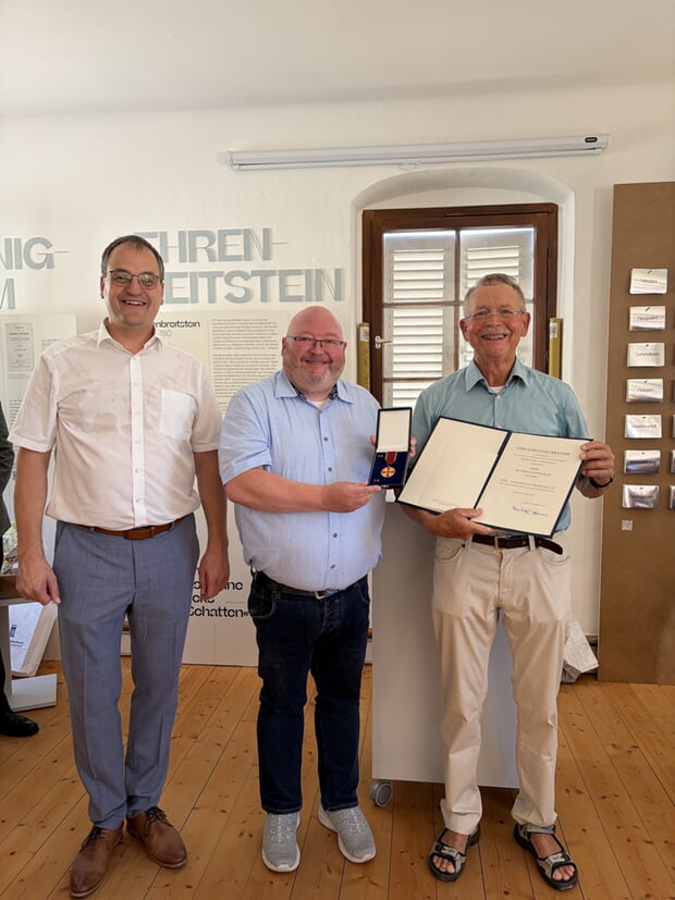 v. l. n. r.: Bürgermeister Albrecht Dautel, Rene Griebel (Leiter des Regionalen Standortmanagements Süd des Deutschen Wetterdienstes) und Dr. Werner Günter Mann