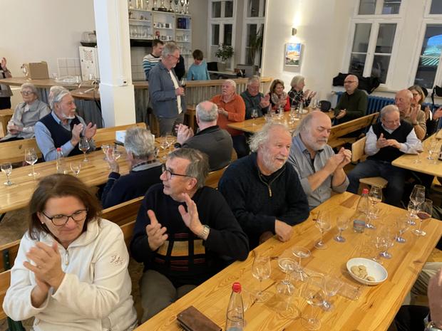 Verdienter Applaus f&uuml;r den Referenten Uwe Mayer