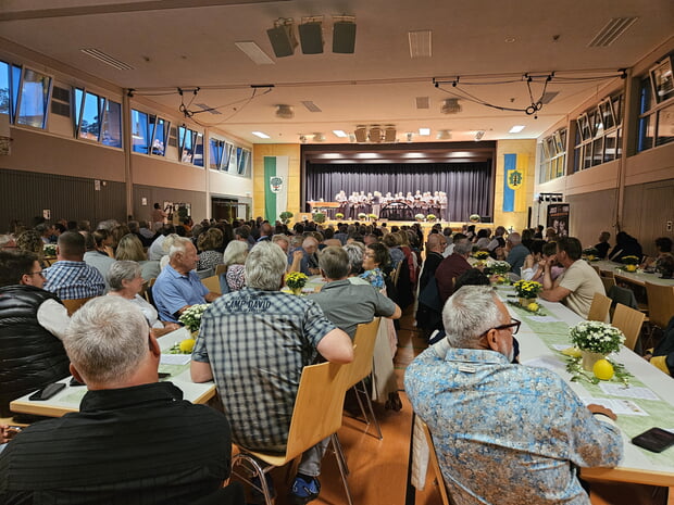 G&auml;ste in der August-Holder-Halle