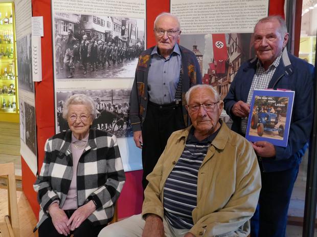 Die Zeitzeugen Käthe Greiner, Walter Hagenlocher, Hans Altmann und Wilhelm Kölle berichteten von Ihren Erlebnissen beim Kriegsende und in der Nachkriegszeit.