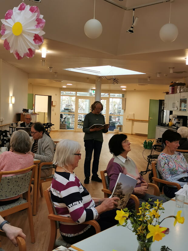 Frau Kreiser pr&uuml;ft die Textsicherheit