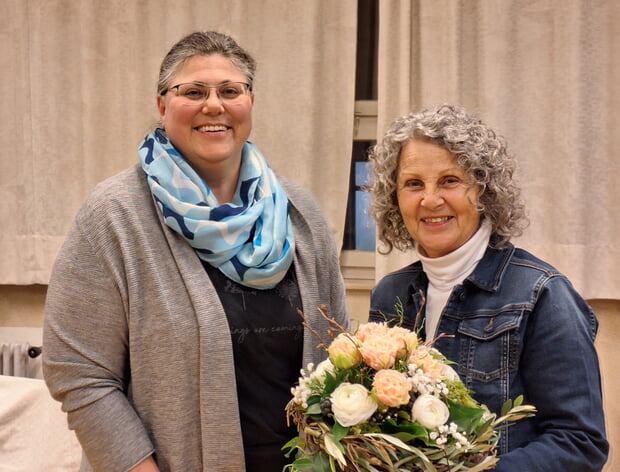 Silke Hess bedankt sich f&uuml;r 60 Jahre Mitgliedschaft